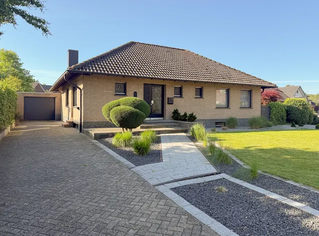 Lingen - Gauerbach: Gepflegter Bungalow mit Garage und Ausbaupotential auf großem Süd-Grundstück zu verkaufen!