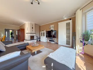 Wohnen auf zwei Ebenen in Haselünne: Großzügiger und stilvoller Bungalow mit neuwertiger Küche, Garage und Wintergarten! Bild 9