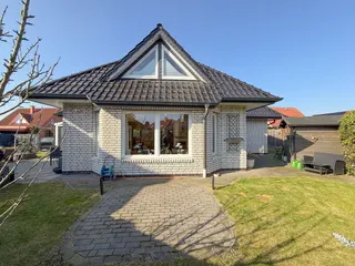 Wohnen auf zwei Ebenen in Haselünne: Großzügiger und stilvoller Bungalow mit neuwertiger Küche, Garage und Wintergarten! Bild 37