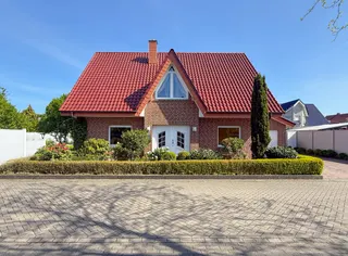 Sofort einziehen & wohlfühlen: Großzügiges Einfamilienhaus mit Garage in Lingen - Gauerbach! Bild 2