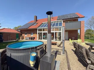 Ein Traum von Privatsphäre im Grünen: Wunderschönes Ein- / Zweifamilienhaus in ruhiger Sackgassenendlage direkt am Feld in Groß Hesepe! Bild 12