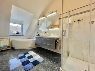VERKAUFT: Starke Einziehungskraft: Reihenmittelhaus mit Garage, Sonnengarten, Einbauküche und 3 Schlafzimmern in Diepholz! Bild 28