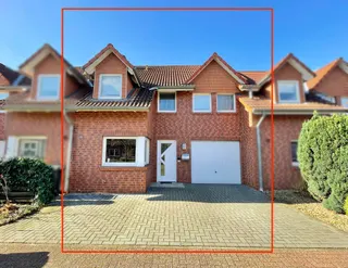 VERKAUFT: Starke Einziehungskraft: Reihenmittelhaus mit Garage, Sonnengarten, Einbauküche und 3 Schlafzimmern in Diepholz! Bild 2
