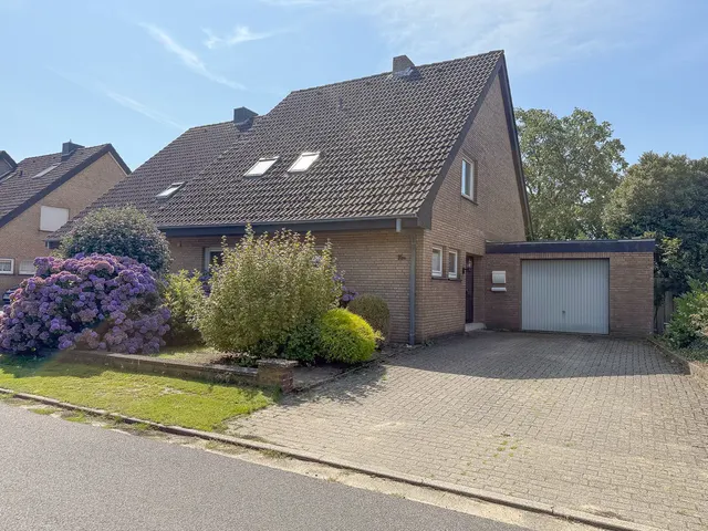 Lingen - Bramsche: Doppelhaushälfte mit 3 Schlafzimmern, Garten und Garage zu verkaufen!
