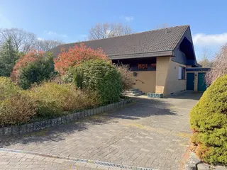 Lingen - Holthausen: Besonderes Einfamilienhaus mit Ausbaureserve - bis zu 6 Schlafzimmer möglich! Bild 2