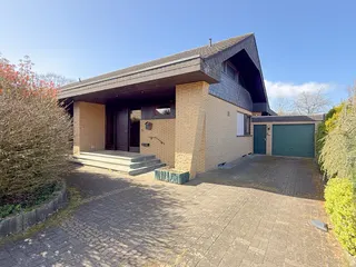 Lingen - Holthausen: Besonderes Einfamilienhaus mit Ausbaureserve - bis zu 6 Schlafzimmer möglich! Bild 3