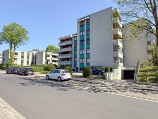 Wohnen am Telgenkampsee: Gepflegte und großzügige Wohnung mit Aufzug & TG-Stellplatz! Bild 2