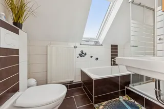 Alt trifft Neu: Doppelhaushälfte mit modernem Anbau und viel Potential zu verkaufen! Bild 17