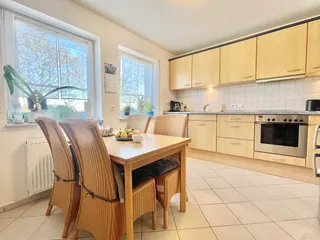 Doppelhaushälfte mit 3 Schlafzimmern, Einbauküche, Carport und sonnigem Grundstück sucht neue Eigentümer in Langen! Bild 14
