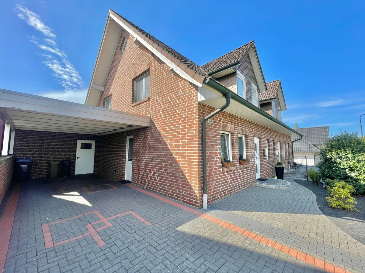 Doppelhaushälfte mit 3 Schlafzimmern, Einbauküche, Carport und sonnigem Grundstück sucht neue Eigentümer in Langen!