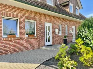 Doppelhaushälfte mit 3 Schlafzimmern, Einbauküche, Carport und sonnigem Grundstück sucht neue Eigentümer in Langen! Bild 5
