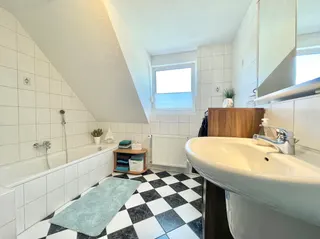 Doppelhaushälfte mit 3 Schlafzimmern, Einbauküche, Carport und sonnigem Grundstück sucht neue Eigentümer in Langen! Bild 18