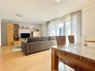Doppelhaushälfte mit 3 Schlafzimmern, Einbauküche, Carport und sonnigem Grundstück sucht neue Eigentümer in Langen! Bild 9