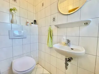 Doppelhaushälfte mit 3 Schlafzimmern, Einbauküche, Carport und sonnigem Grundstück sucht neue Eigentümer in Langen! Bild 17