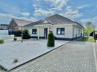 Bungalow der Extraklasse:Bj 2014, Garage, neue Einbauküche, Fußbodenhzg., 2 Bäder, Wintergarten uvm. Bild 7