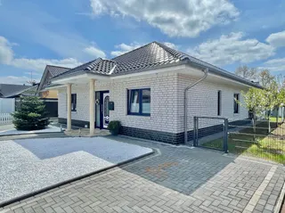 Bungalow der Extraklasse:Bj 2014, Garage, neue Einbauküche, Fußbodenhzg., 2 Bäder, Wintergarten uvm. Bild 6