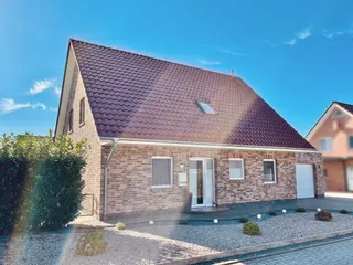 VERKAUFT: Jetzt Dach über Kopf verlieben: Junges EFH mit exkl. Sommergarten im Kapitänsviertel von Papenburg! Bild 2