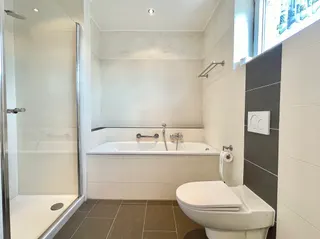 Provisionsfrei!! Architektonisch eindrucksvolles Einfamilienhaus / Reihenendhaus mit Garten, Sommergarten, Garage u. Teilkeller im Zentrum von Lingen! Bild 28