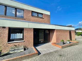 Provisionsfrei!! Architektonisch eindrucksvolles Einfamilienhaus / Reihenendhaus mit Garten, Sommergarten, Garage u. Teilkeller im Zentrum von Lingen! Bild 6