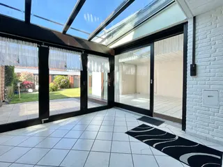 Provisionsfrei!! Architektonisch eindrucksvolles Einfamilienhaus / Reihenendhaus mit Garten, Sommergarten, Garage u. Teilkeller im Zentrum von Lingen! Bild 5