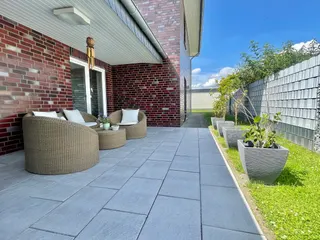 Hier bleiben keine Wünsche offen: Hochwertiges Einfamilienhaus mit Doppelgarage, Fußbodenheizung, Kamin, elektr. Rollläden uvm.! Bild 12