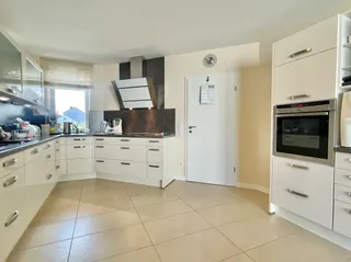 Hier bleiben keine Wünsche offen: Hochwertiges Einfamilienhaus mit Doppelgarage, Fußbodenheizung, Kamin, elektr. Rollläden uvm.! Bild 16