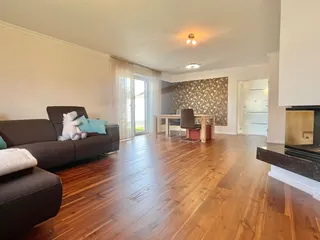 Hier bleiben keine Wünsche offen: Hochwertiges Einfamilienhaus mit Doppelgarage, Fußbodenheizung, Kamin, elektr. Rollläden uvm.! Bild 23