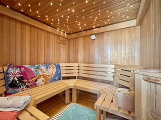 Hier bleiben keine Wünsche offen: Hochwertiges Einfamilienhaus mit Doppelgarage, Fußbodenheizung, Kamin, elektr. Rollläden uvm.! Bild 41