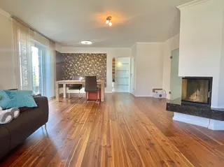 Hier bleiben keine Wünsche offen: Hochwertiges Einfamilienhaus mit Doppelgarage, Fußbodenheizung, Kamin, elektr. Rollläden uvm.! Bild 24