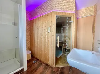 Hier bleiben keine Wünsche offen: Hochwertiges Einfamilienhaus mit Doppelgarage, Fußbodenheizung, Kamin, elektr. Rollläden uvm.! Bild 39
