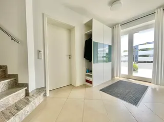 Hier bleiben keine Wünsche offen: Hochwertiges Einfamilienhaus mit Doppelgarage, Fußbodenheizung, Kamin, elektr. Rollläden uvm.! Bild 26