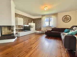Hier bleiben keine Wünsche offen: Hochwertiges Einfamilienhaus mit Doppelgarage, Fußbodenheizung, Kamin, elektr. Rollläden uvm.! Bild 20