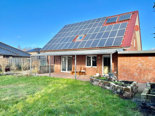 Energiesparwunder im Kapitänsviertel von Papenburg: Junges Einfamilienhaus mit PV-Anlage, Solar uvm.!