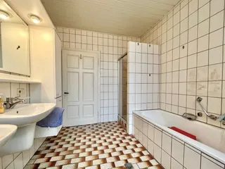 Absolute Rarität: Historisches und großzügiges Wohnhaus mit zwei Gewerbehallen zu verkaufen! Fördergelder möglich! Bild 24