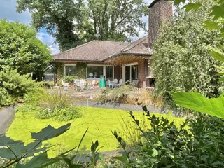 Umgeben von Natur - Wohnen im Grünen: Bungalow auf 1.550 qm großem Südgrundstück zu verkaufen! Bild 3