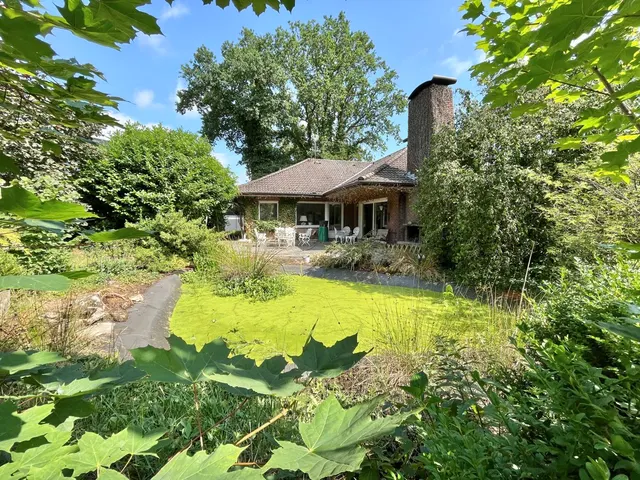 Umgeben von Natur - Wohnen im Grünen: Bungalow auf 1.550 qm großem Südgrundstück zu verkaufen!