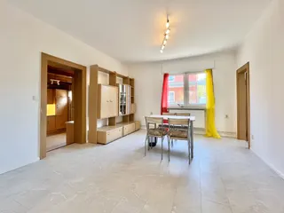 Gepflegtes Ein- bis Zweifamilienhaus mit diversen Garagen und Werkstätten zu verkaufen! Bild 20