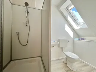 Gepflegtes Ein- bis Zweifamilienhaus mit diversen Garagen und Werkstätten zu verkaufen! Bild 31
