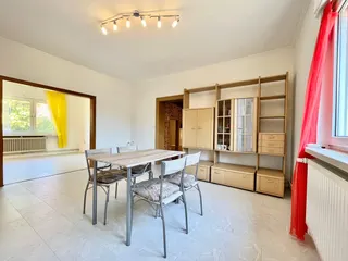 Gepflegtes Ein- bis Zweifamilienhaus mit diversen Garagen und Werkstätten zu verkaufen! Bild 19
