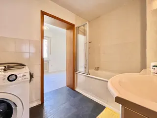 Gepflegtes Ein- bis Zweifamilienhaus mit diversen Garagen und Werkstätten zu verkaufen! Bild 18