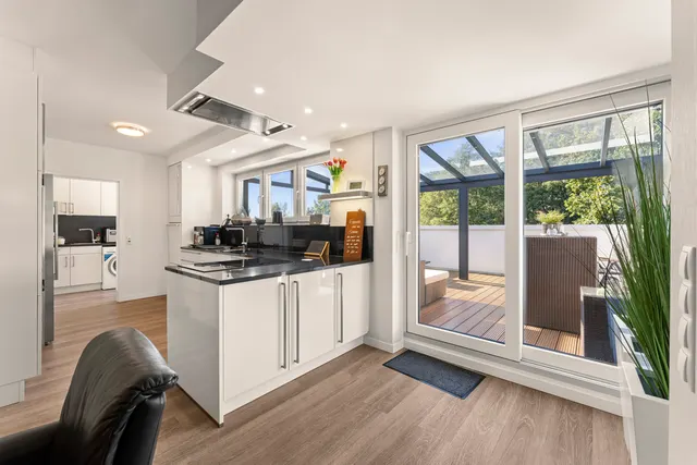 Exklusive und moderne Penthouse-Wohnung mit Aufzug über den Dächern von Lingen zu verkaufen: Direkt einziehen und wohlfühlen!