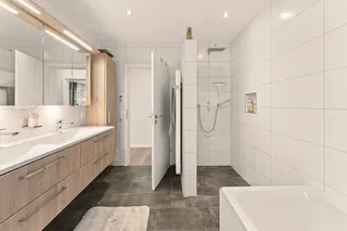 Exklusive und moderne Penthouse-Wohnung mit Aufzug über den Dächern von Lingen zu verkaufen: Direkt einziehen und wohlfühlen! Bild 16