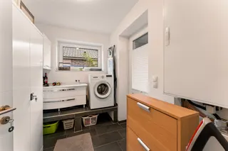 Alles auf einer Ebene: Neuwertiger und gepflegter Bungalow mit vielen Highlights und Platz für Ihr Wohnmobil zu verkaufen! Bild 3