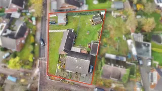 Ob als 3-Familienhaus, Kapitalanlage oder Baugrundstück - hier ist alles möglich! Zwei Wohnhäuser auf großem Grundstück in Lingen Damaschke! Bild 2