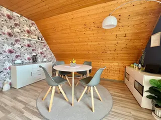 Ob als 3-Familienhaus, Kapitalanlage oder Baugrundstück - hier ist alles möglich! Zwei Wohnhäuser auf großem Grundstück in Lingen Damaschke! Bild 23