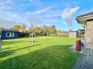 Energiesparwunder und ebenerdiges Wohnen: Hochwertiger Neubau Bungalow mit Photovoltaik-Anlage und Solar! Bild 12