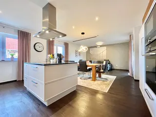 Energiesparwunder und ebenerdiges Wohnen: Hochwertiger Neubau Bungalow mit Photovoltaik-Anlage und Solar! Bild 20