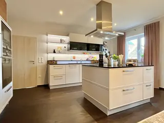 Energiesparwunder und ebenerdiges Wohnen: Hochwertiger Neubau Bungalow mit Photovoltaik-Anlage und Solar! Bild 14