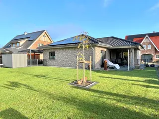 Energiesparwunder und ebenerdiges Wohnen: Hochwertiger Neubau Bungalow mit Photovoltaik-Anlage und Solar! Bild 10