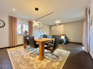 Energiesparwunder und ebenerdiges Wohnen: Hochwertiger Neubau Bungalow mit Photovoltaik-Anlage und Solar! Bild 21